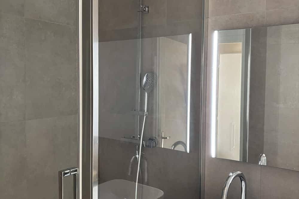 Foto 6 von 19: Bel Appartement Emplacement Idéal en Centre Ville, Proche Thermes et Commerces
