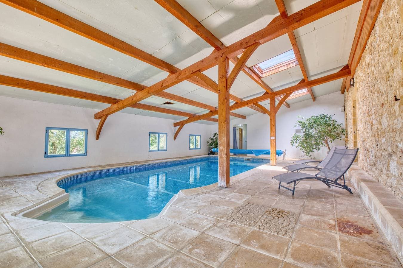 Foto 2 von 26: La Roulotte Jaune – Außergewöhnliche Unterkunft mit gemeinsamem beheiztem Hallenbad