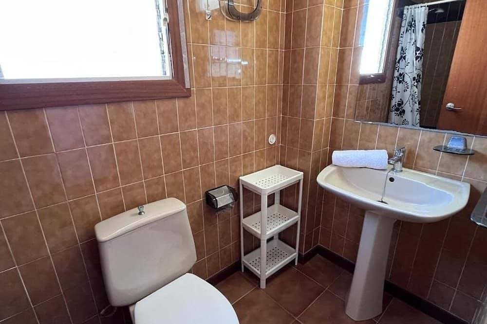 Foto 7 von 21: Geräumiges 3-Zimmer-Apartment direkt am Strand. Rodes-72