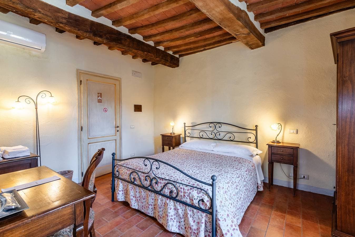 Foto 13 von 26: Locanda di Montisi – Zimmer Contrada zwischen den Hügeln von Montalcino
