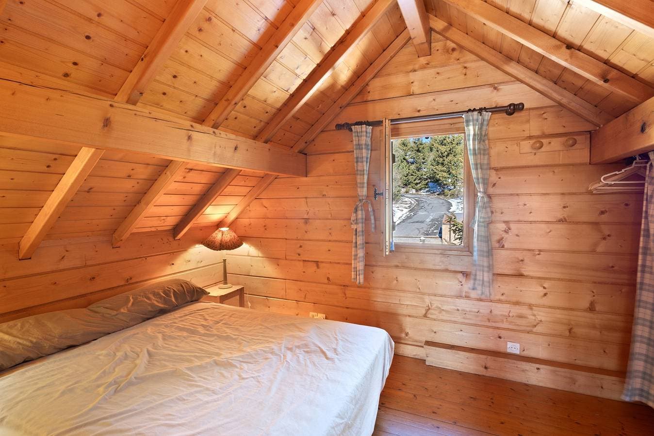 Foto 13 von 23: Chalet "Maison De Bois Finlandaise" mit 2 privaten Terrassen und Balkon
