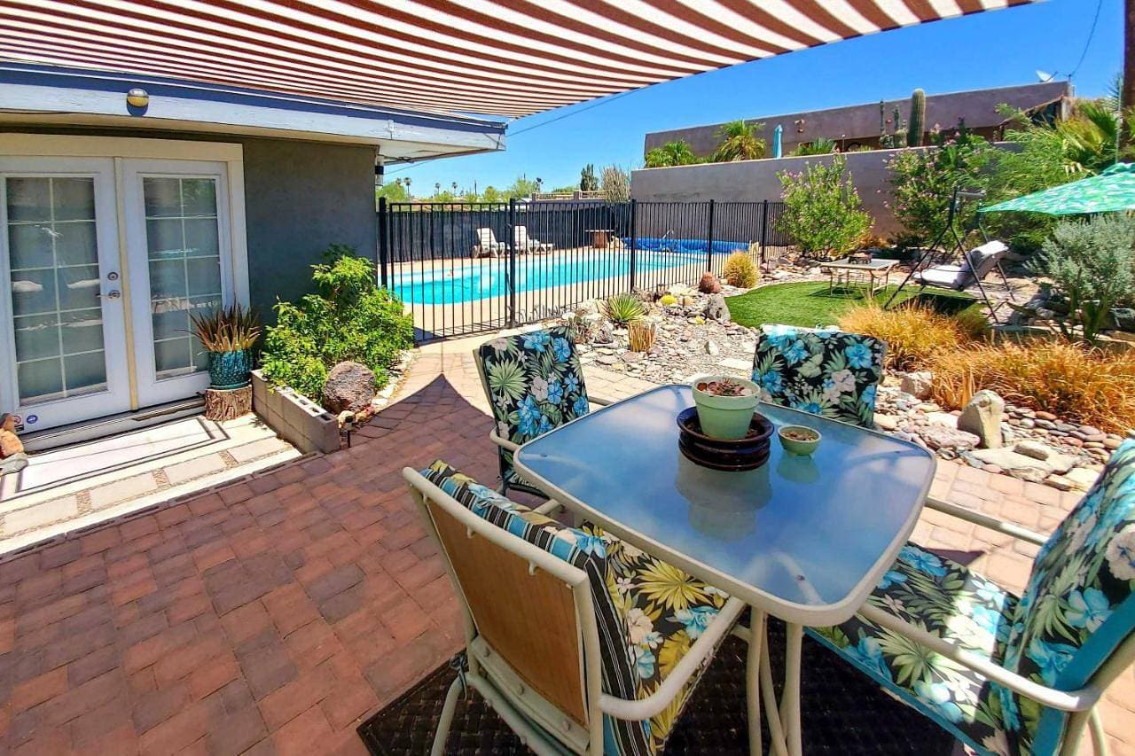 4 Mi to Beach: Lake Havasu Apartment w/ Pool! 1
