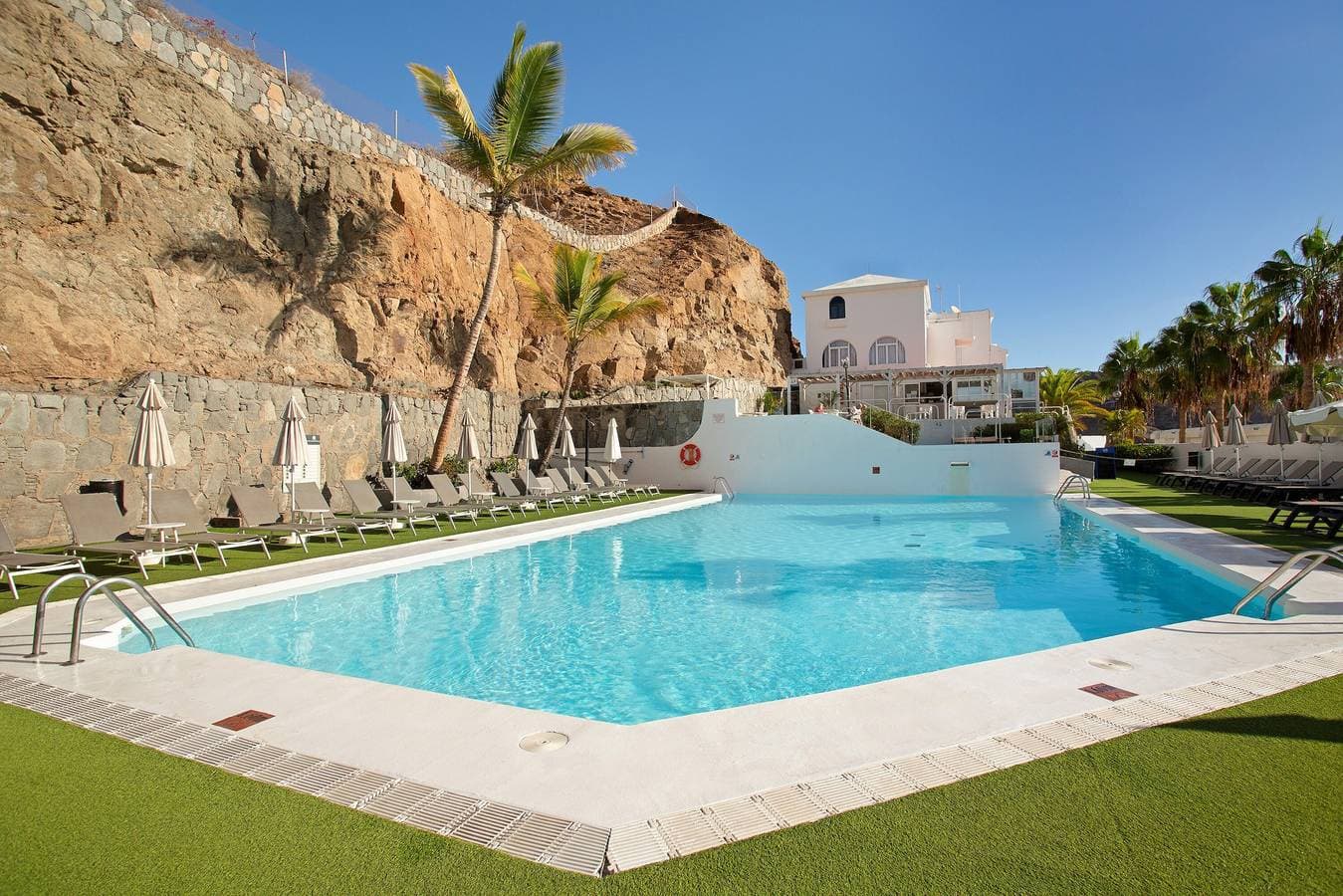 Foto 2 von 24: Ferienhaus Zen mit Meerblick, Gemeinschaftspool und WLAN