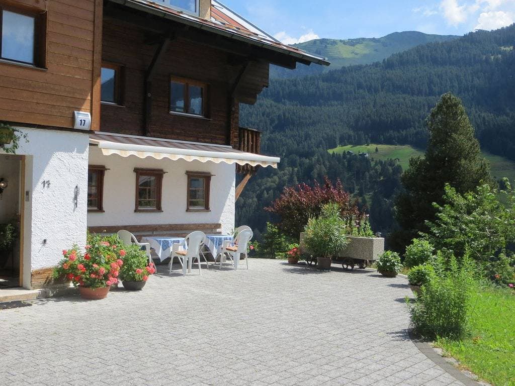 Foto 2 von 19: "Talblick" im Gästehaus am Berg