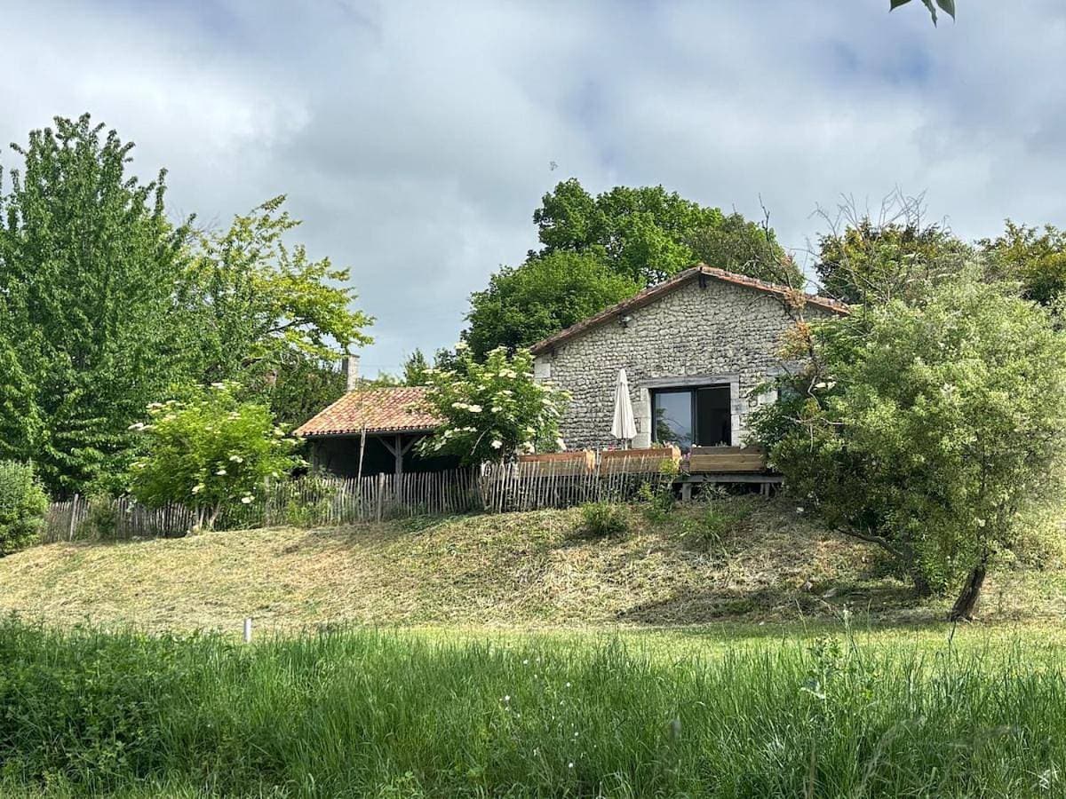 Quiet Countryside House & Secure Garden 1