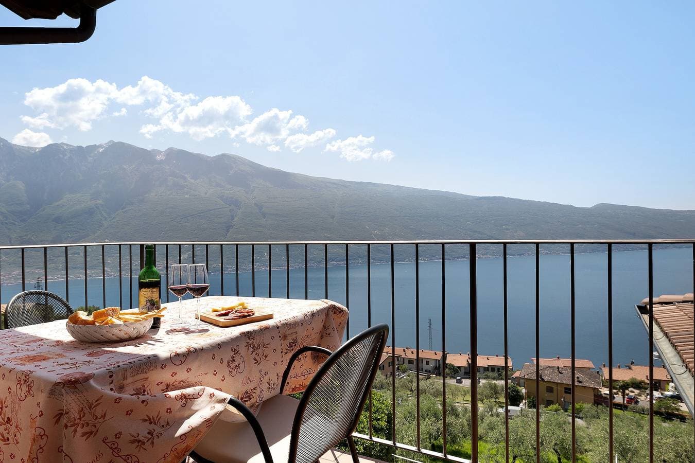 Foto 4 von 39: Ferienwohnung 'Rustico Spagnol 4' mit Seeblick, Pool und WLAN