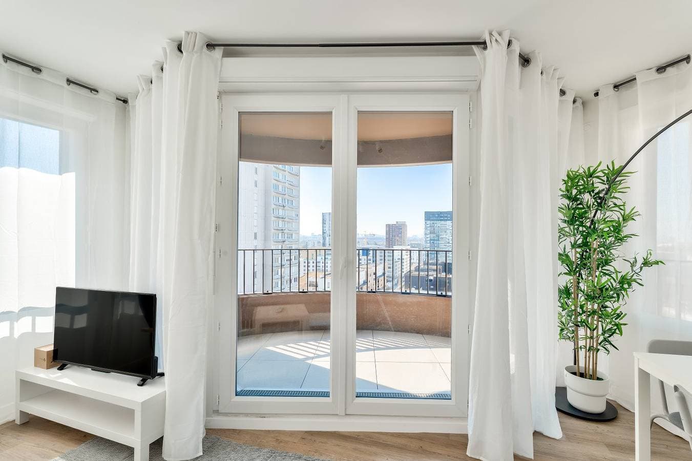 Foto 11 von 20: GuestReady - bright escape with city views