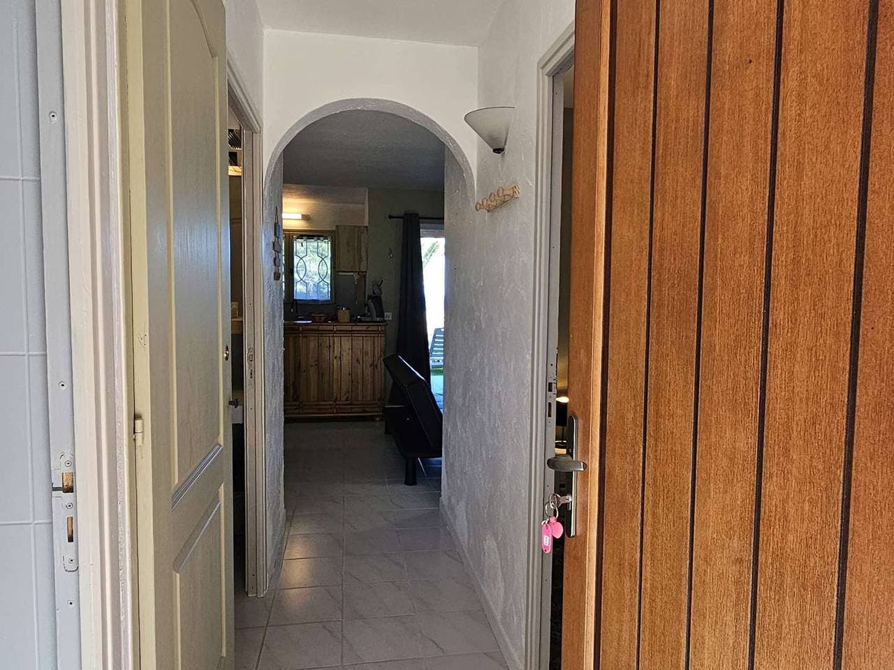 Foto 13 von 23: Renovierte 3*-Wohnung mit Pool und Tennis 500m vom Strand