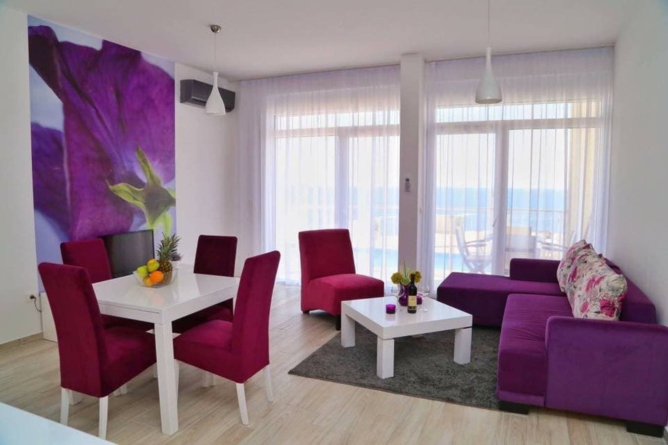 Foto 4 von 56: Moderne Wohnung mit Meerblick in Dobra Voda, 95 m², Pool