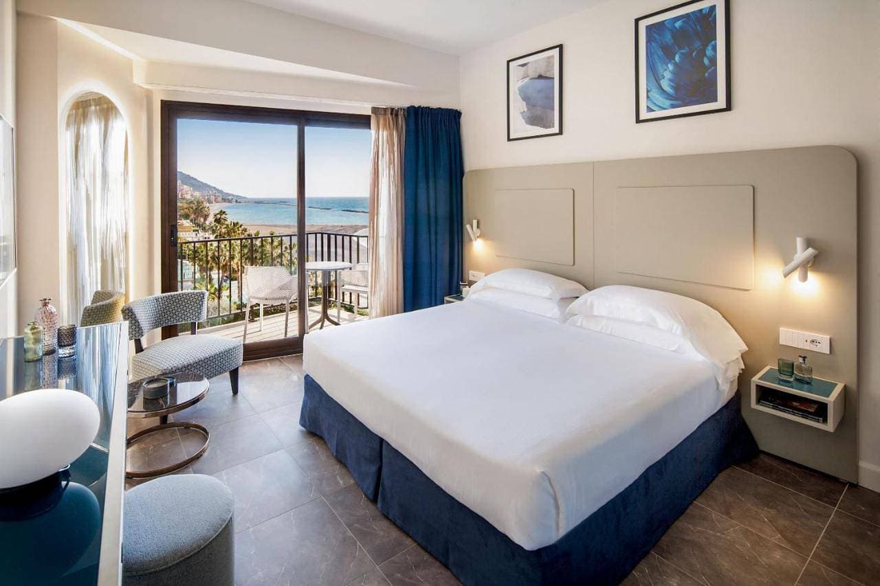 Foto 7 von 10: Prestige Double Room with Balcony  and Partial Sea View