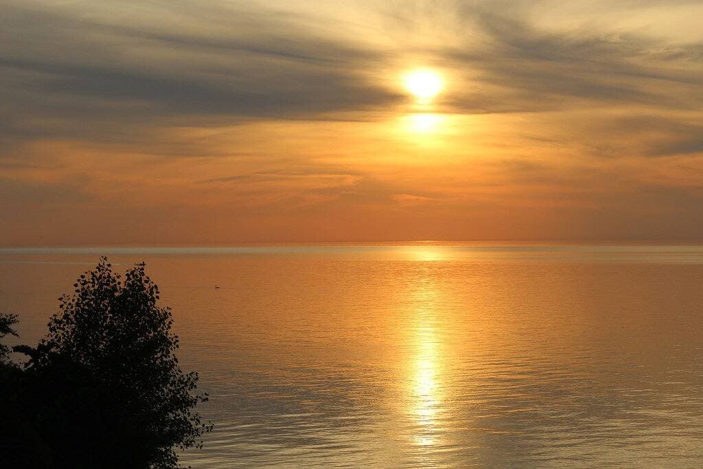 Foto 11 von 24: Spektakulärer Panoramablick auf den See in romantischer, privater Umgebung