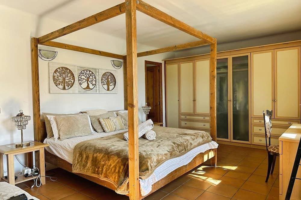 Foto 3 von 30: Entire Luxury Villa with breathtaking views