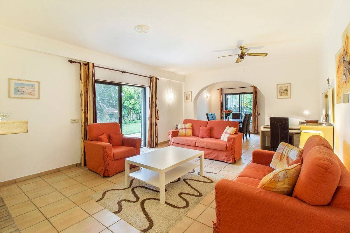 Foto 3 von 25: Villa für 4 Personen mit Garten