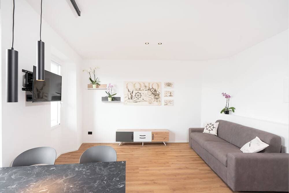 Foto 13 von 29: Dn Art Royale: Villa w/ Private Spa, Hot Tub & Stunning Lake Como View Terrace