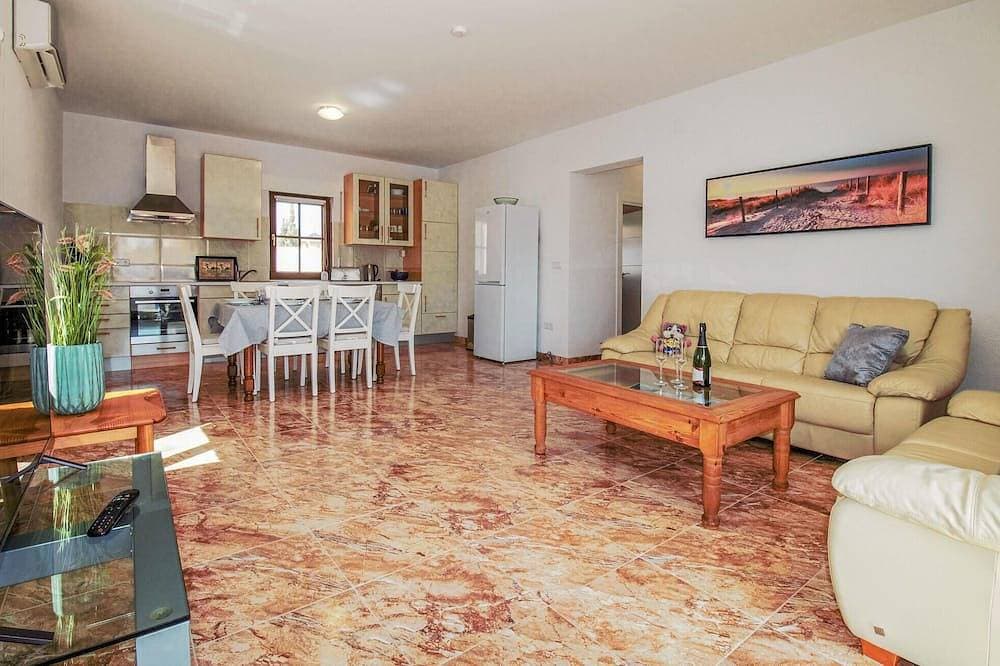 Foto 13 von 30: Cozy home in Orihuela