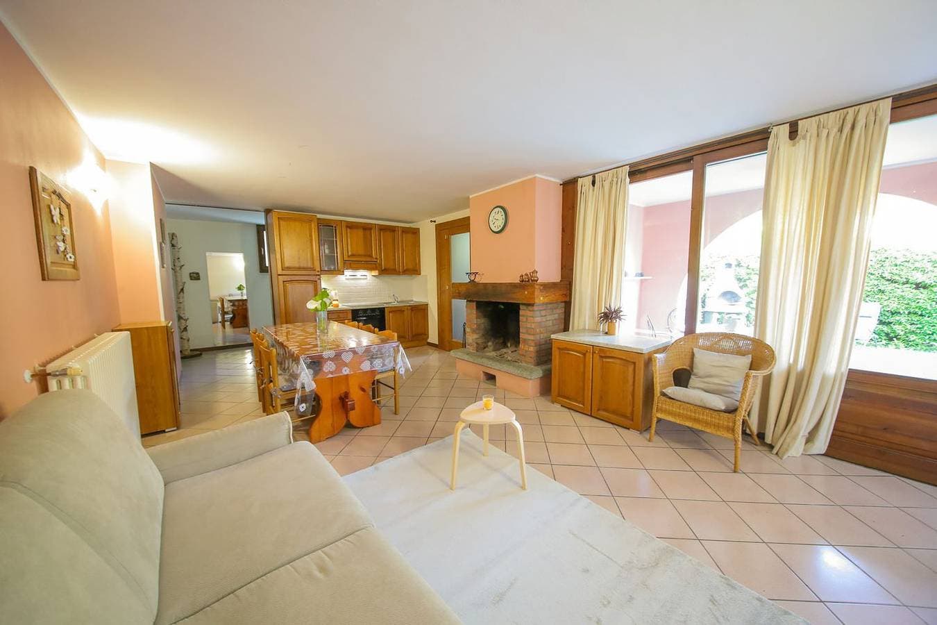 Foto 4 von 36: Quattro Stagioni Winter Garten-Ferienwohnung mit Pool
