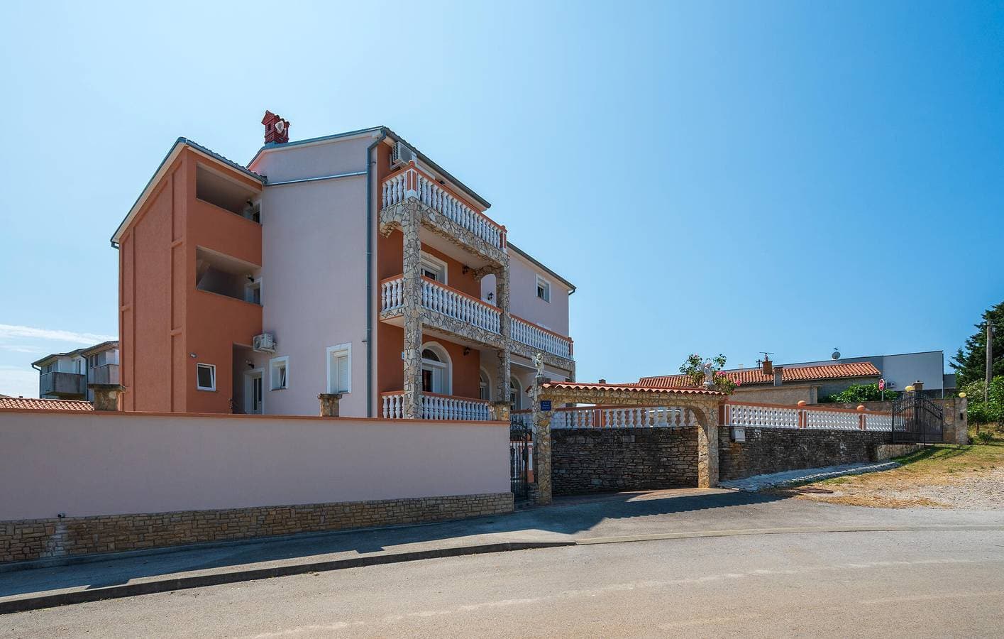 Foto 4 von 32: Gemütliche Ferienwohnung mit Pool, WLAN und Strand in der Nähe