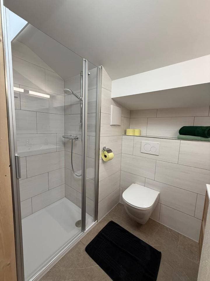 Foto 11 von 15: Triple Room with Shared Bathroom