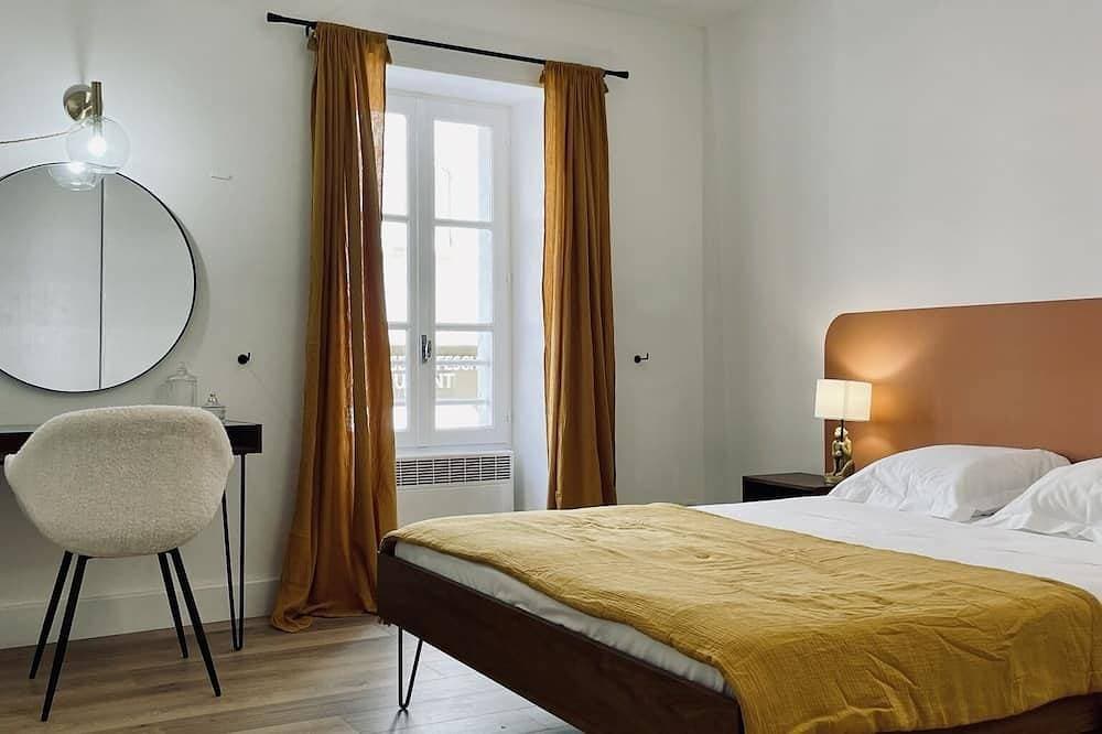 Magnificent T2 apartment in the heart of Ajaccio, rue Fesch 1