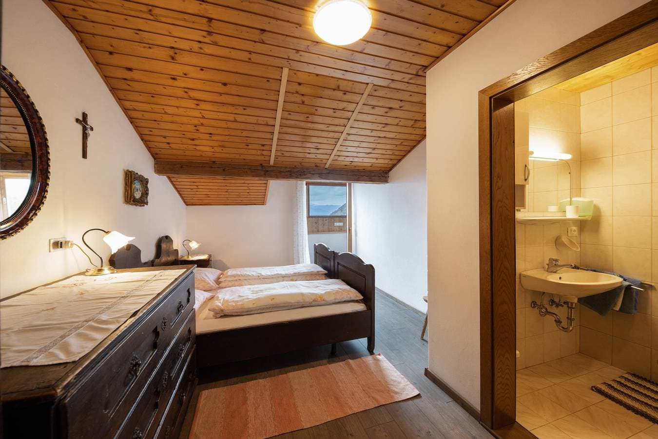 Foto 10 von 20: Ferienwohnung "Malgorerhof Lavendel" mit Bergblick, WLAN, Balkon & Gemeinschaftsgarten