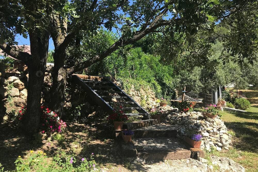 Foto 12 von 30: In einer ruhigen Villa inmitten der Natur, eine sehr schöne unabhängige Wohnung