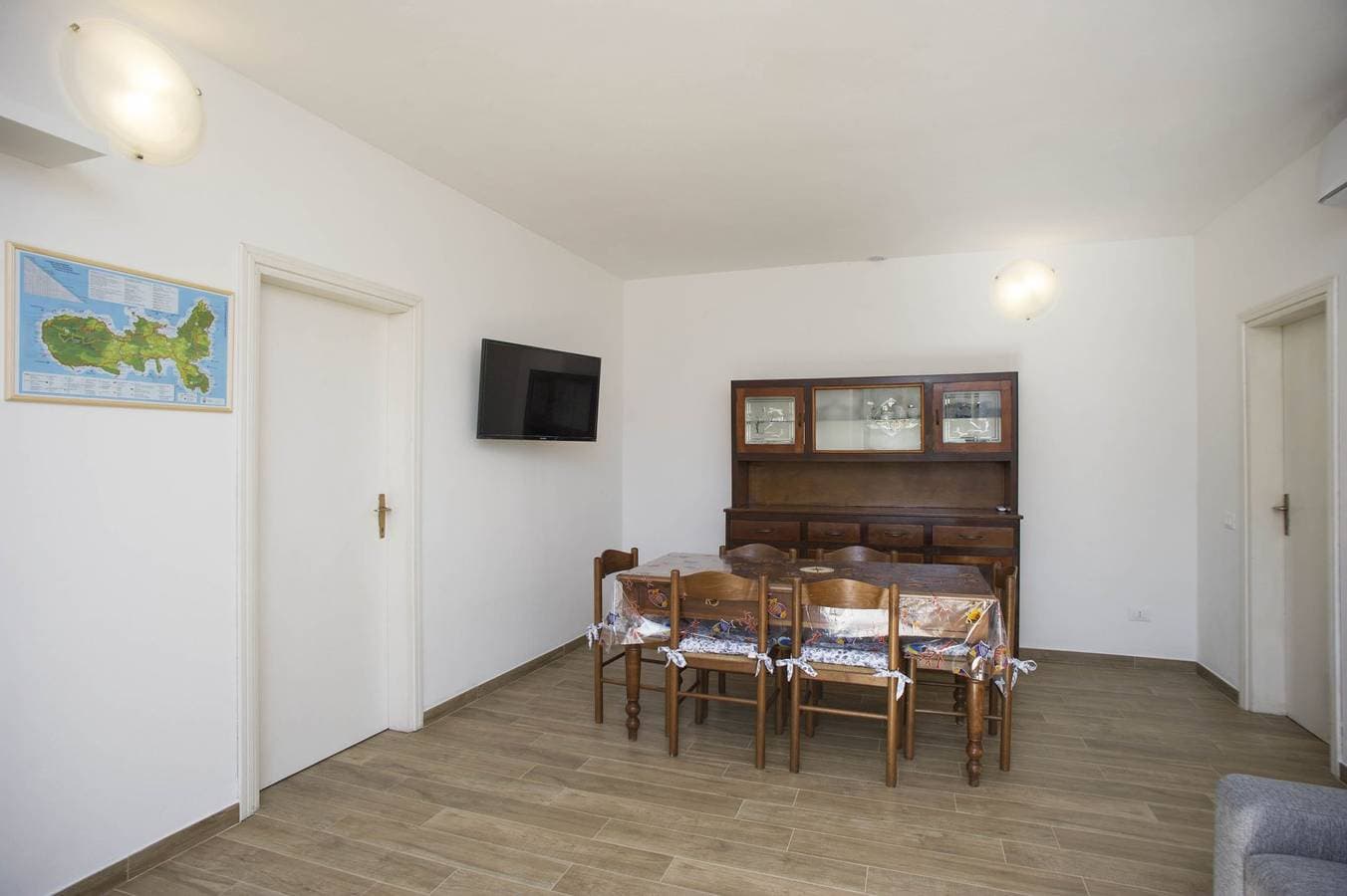 Foto 12 von 25: Ferienwohnung für 4 Personen mit Garten