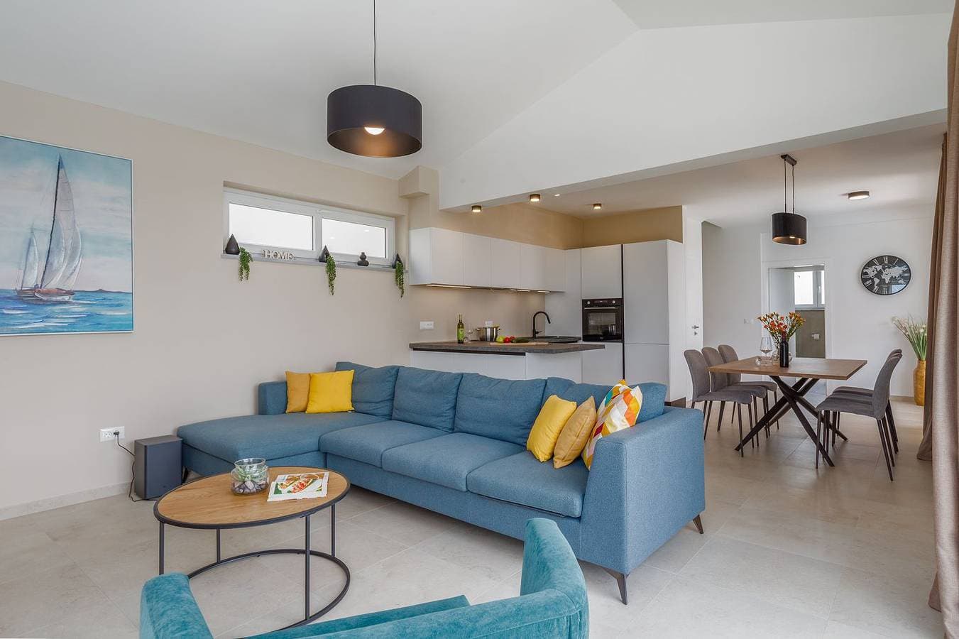 Foto 8 von 39: Neue und hundefreundliche Villa mit Panorama-Meerblick, Privatpool, Grillbereich, Babybett, Waschmaschine
