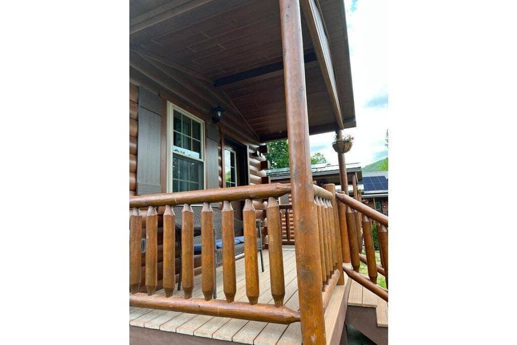 Foto 7 von 14: Lincoln Log Cabins - Baby Bear