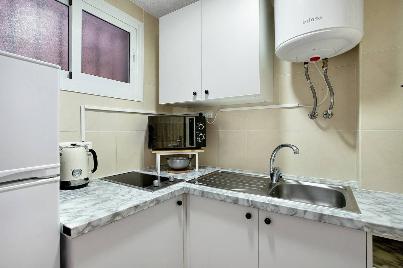 Foto 11 von 20: Einzimmerapartment 'Estudio En La Cascada' mit Klimaanlage