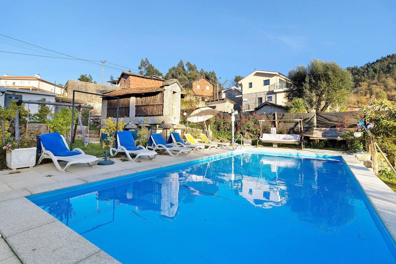 Foto 2 von 33: Ferienhaus "Alojamento de Crasto - Gerês" mit Pool und WLAN