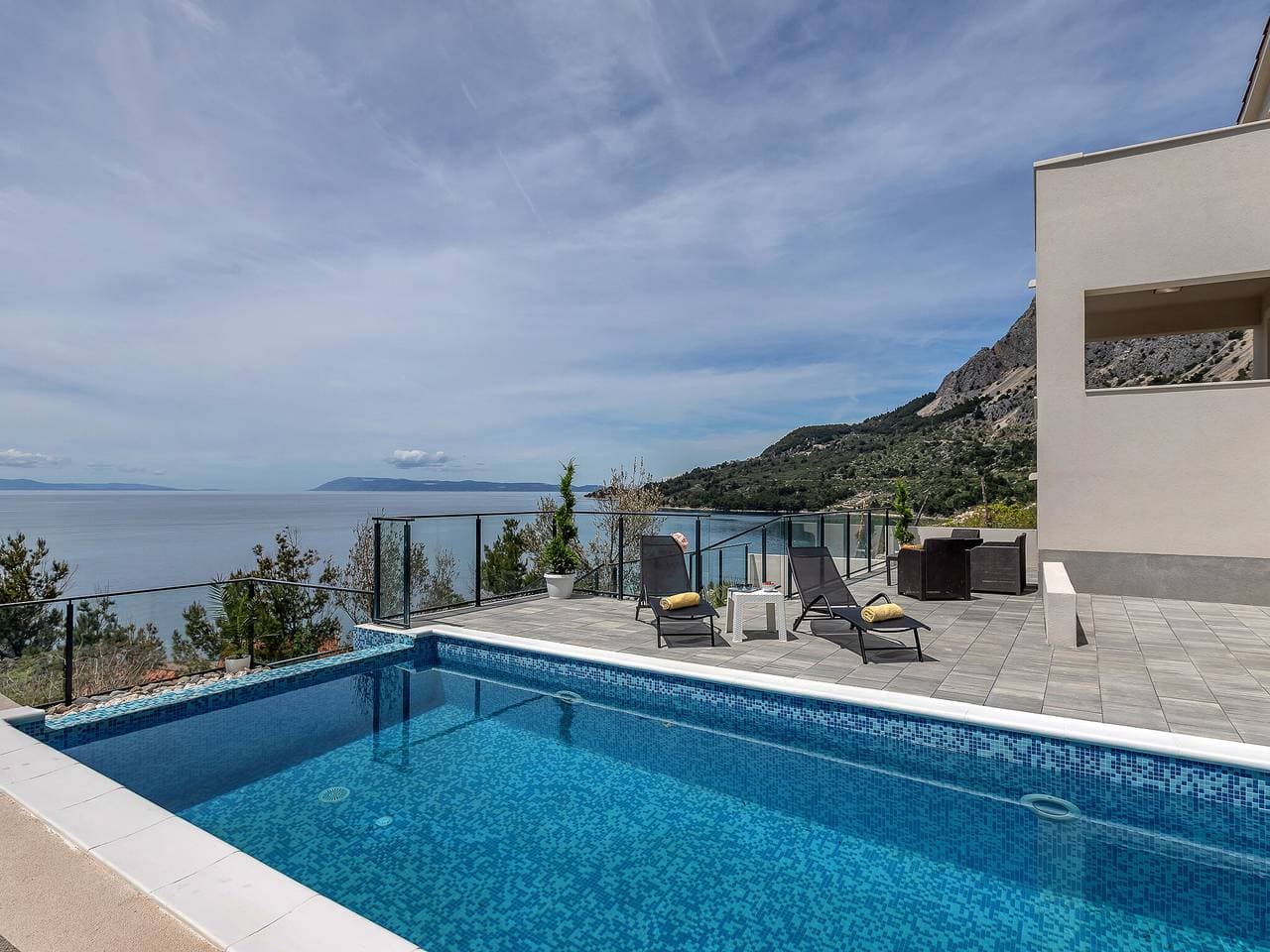 Foto 2 von 40: Atemberaubende Villa mit Pool