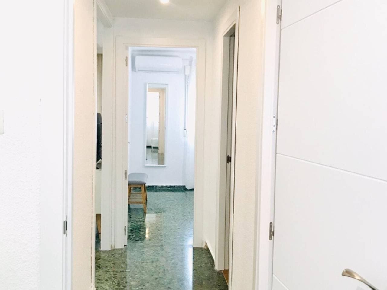 Foto 11 von 19: Geräumige Wohnung mit Terrasse - Nahe Málaga Stadtzentrum