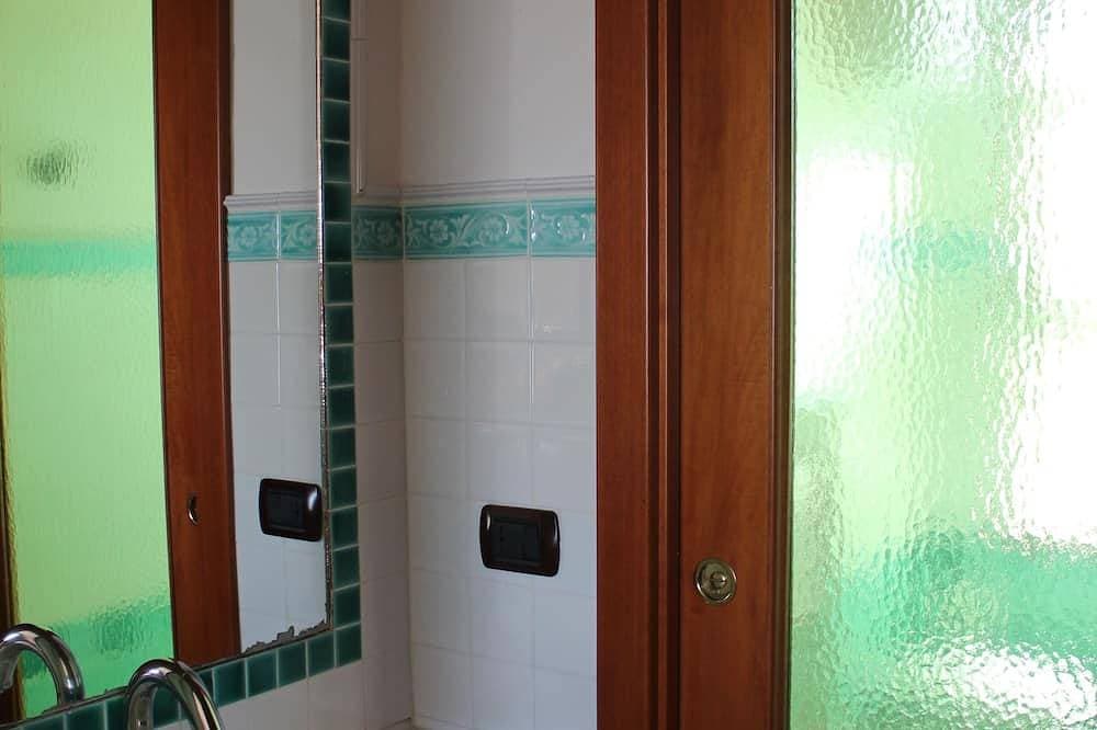 Foto 3 von 23: Panorama-Wohnung in der Villa; Arbus