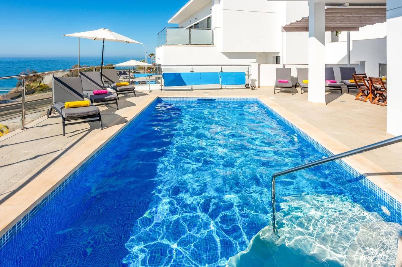 Foto 5 von 32: Villa für 10 Personen mit Garten