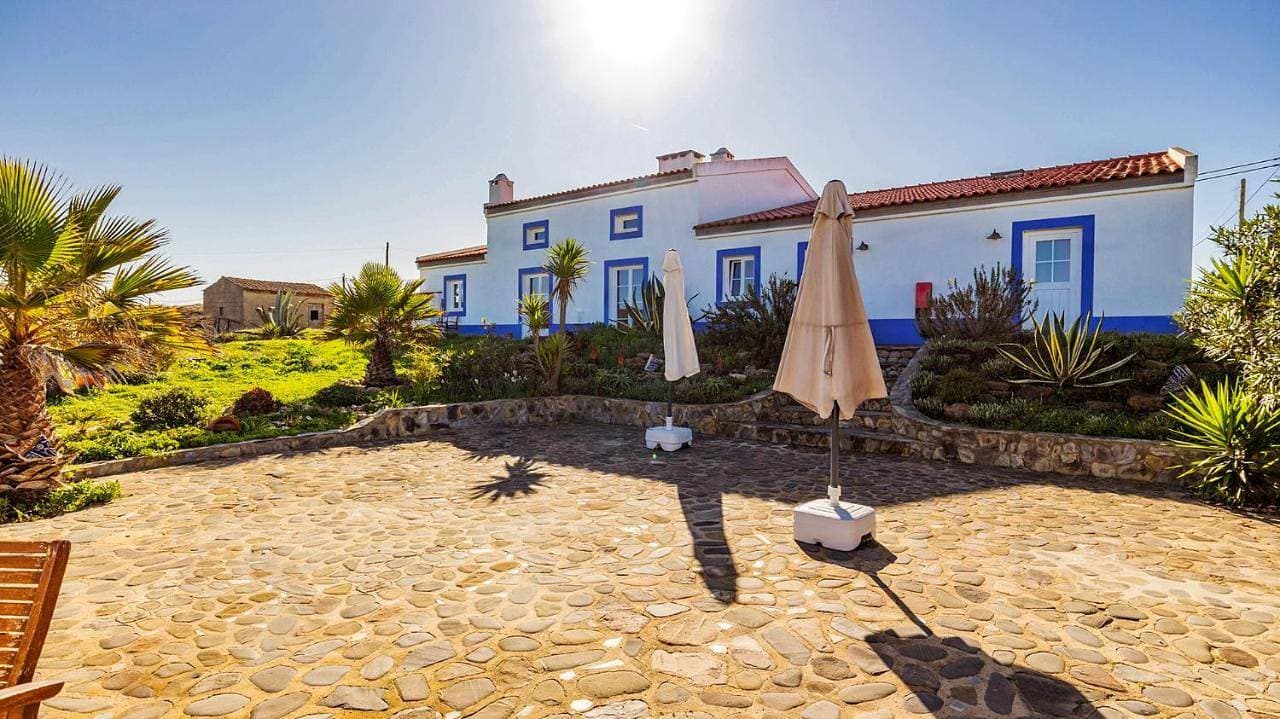 Casa Presente Guesthouse 1