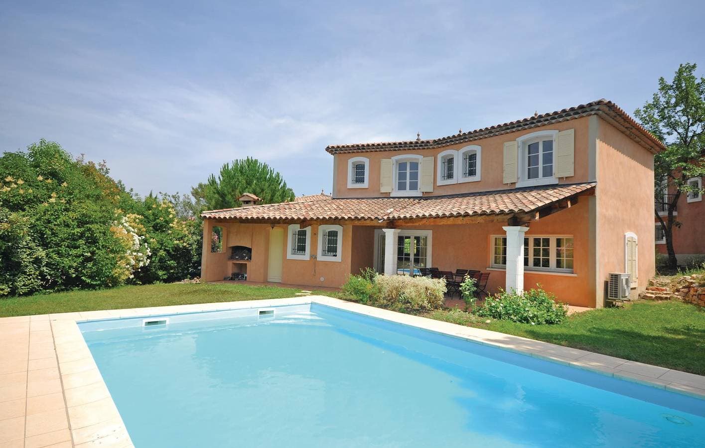 135m² Modernes Apartment - Pool, Parkplatz, AC, WiFi 1