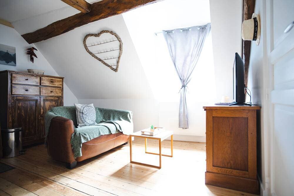 Foto 11 von 28: La Campagne -Studio-Ensuite mit Bad-Stadtblick