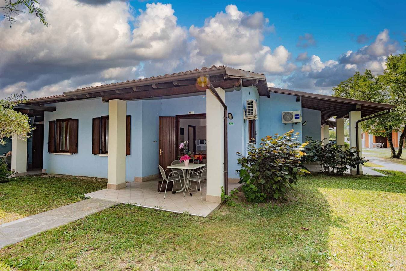 Foto 5 von 27: Bungalow mit Terrasse und Klimaanlage
