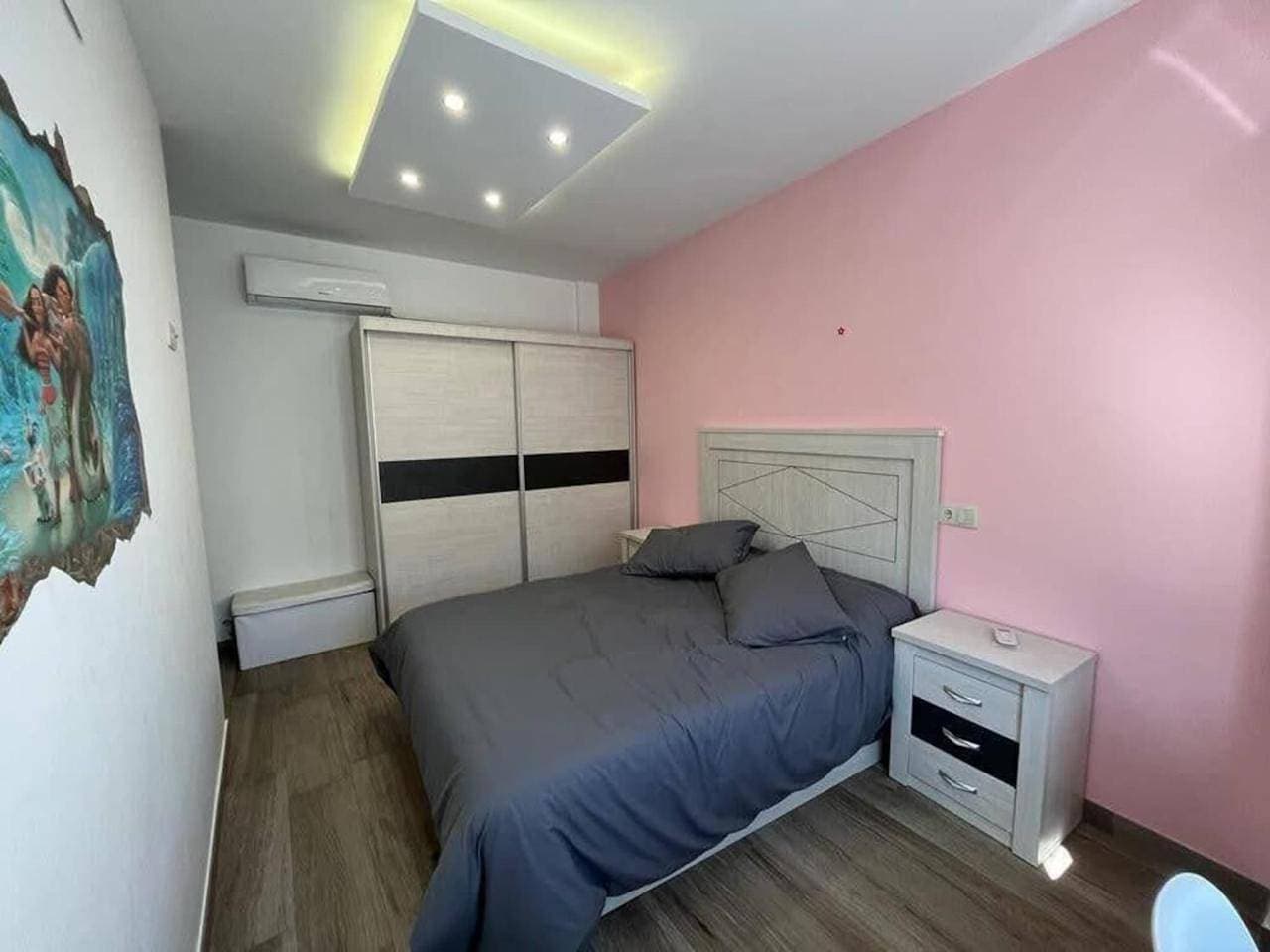 Foto 12 von 39: Three-Bedroom House