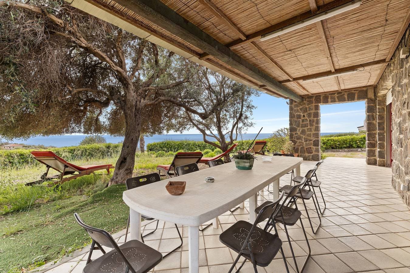 Foto 2 von 34: Villa 'Bea Casa Vacanze mit Meerblick', private Terrasse und Garten
