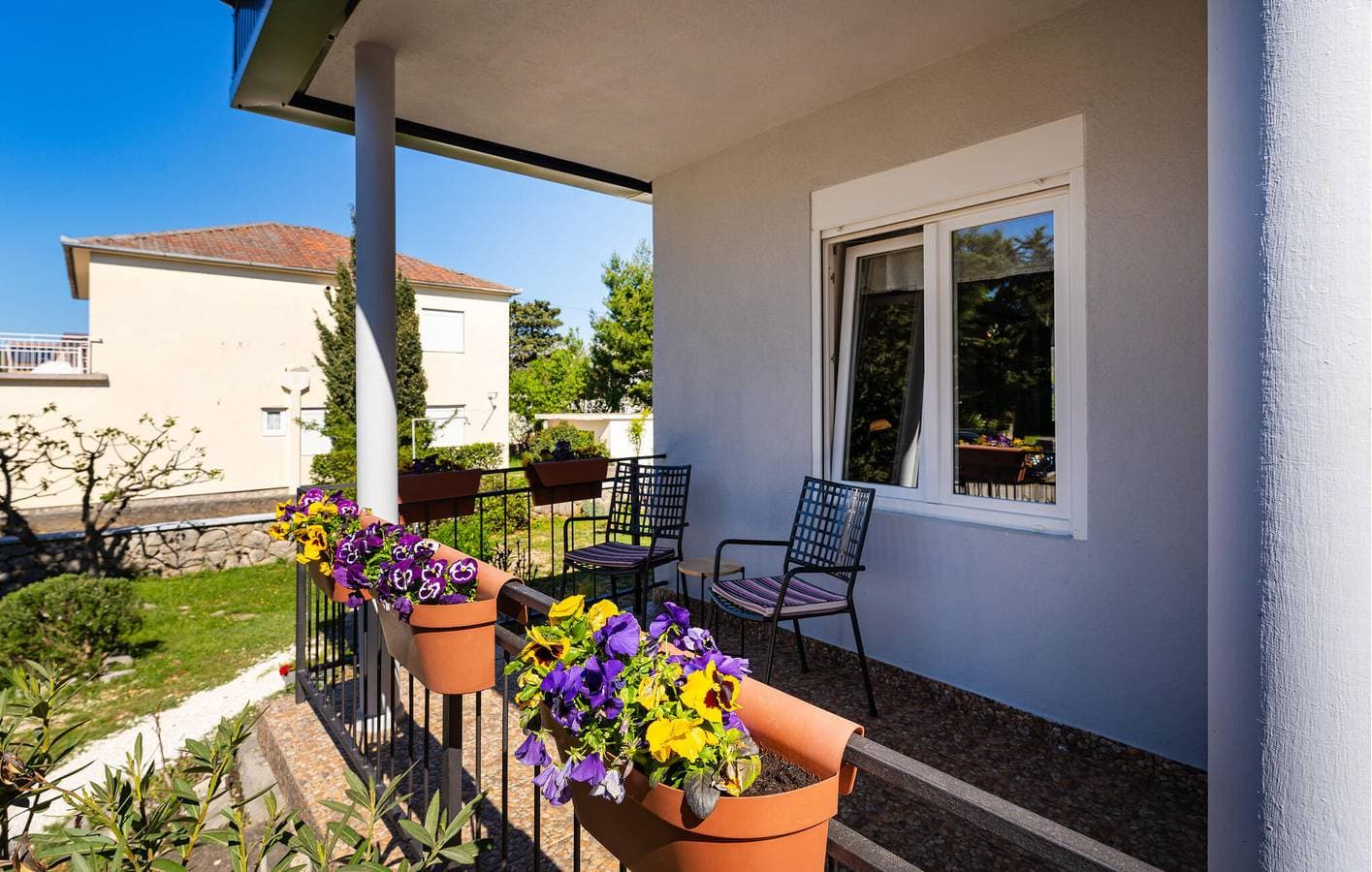 Foto 10 von 37: Gemütlich, 1,5 km vom Strand entfernt: 90 m² große Wohnung mit WLAN, Küche und Terrasse