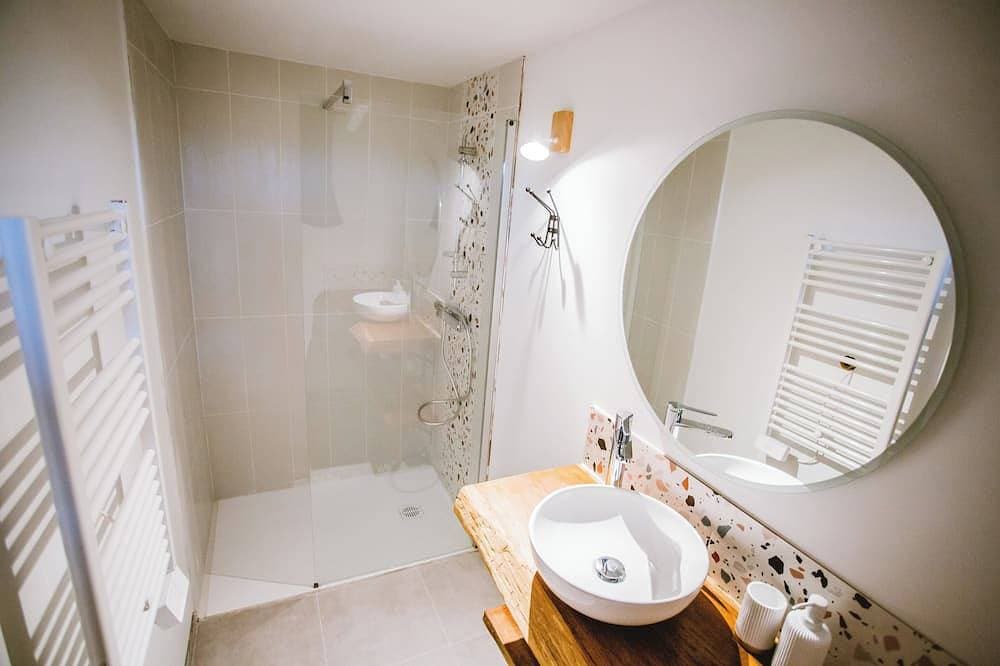 Foto 10 von 21: Gîte Ô Tilleul Enchanté Cocooning Avec Spa/jaccuzzi en Intérieur