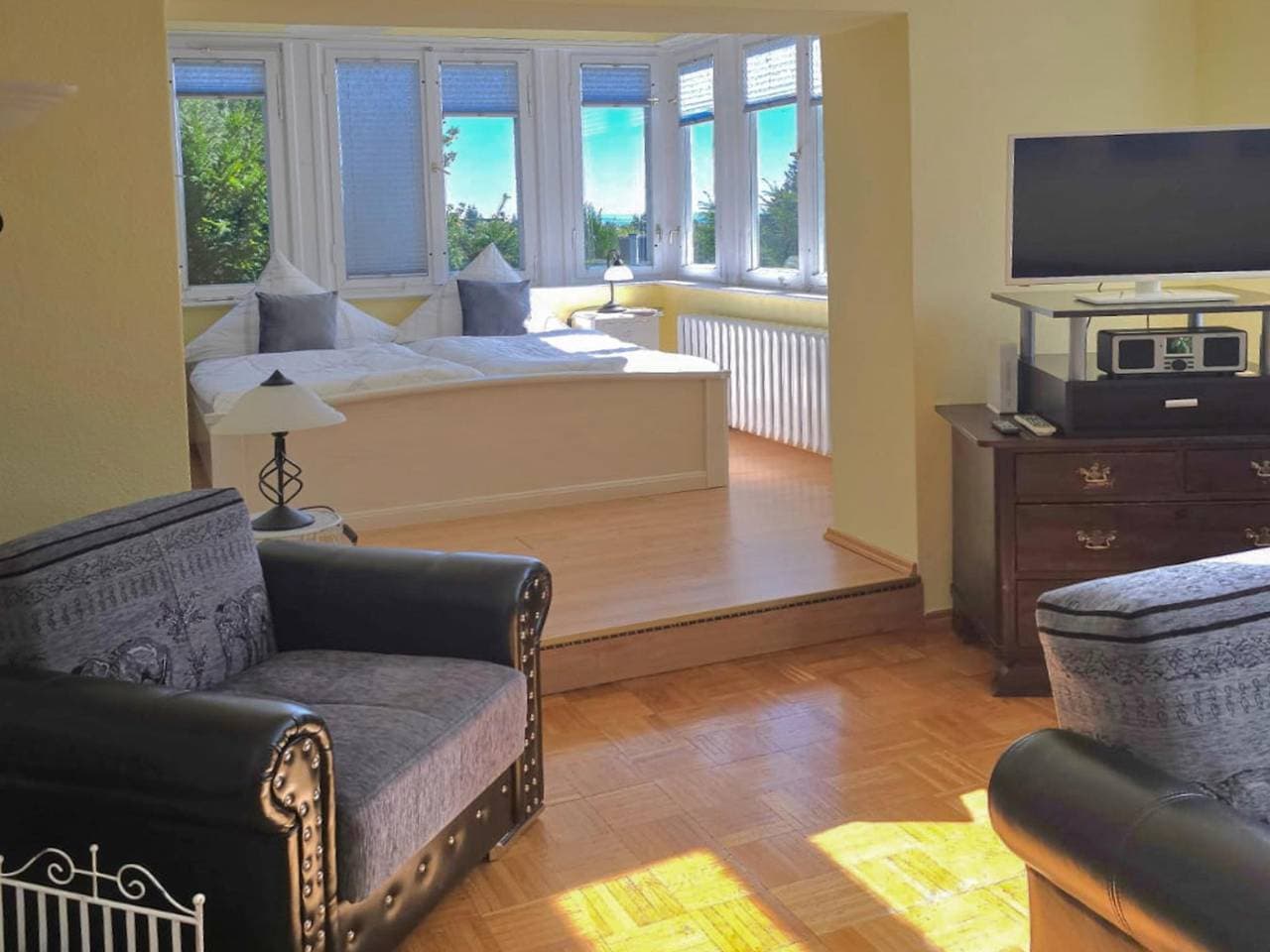 Foto 3 von 17: Ferienwohnung in Villa mit Garten in Blankenburg