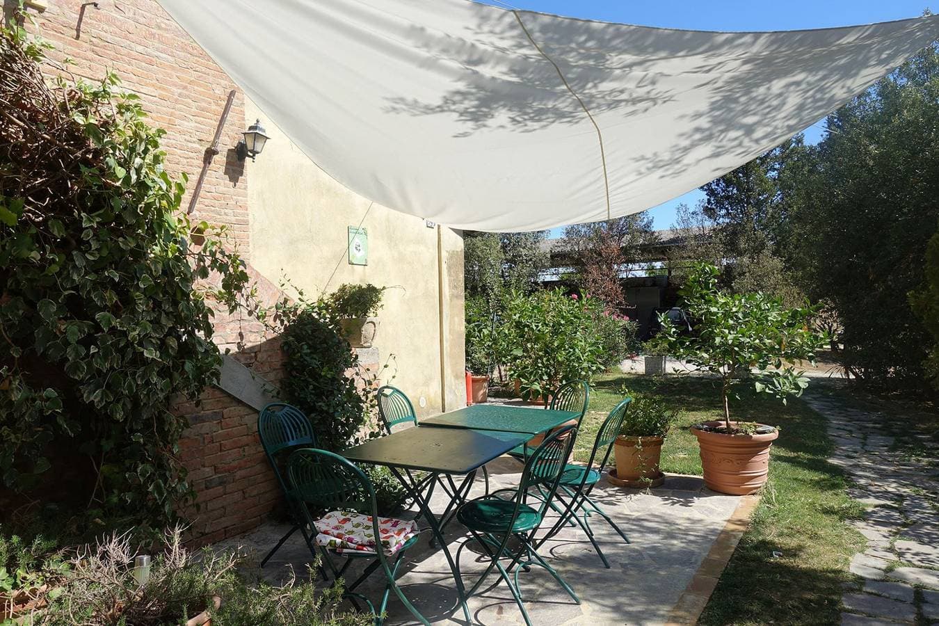 Foto 12 von 90: Ferienwohnung für 3 Personen mit Garten