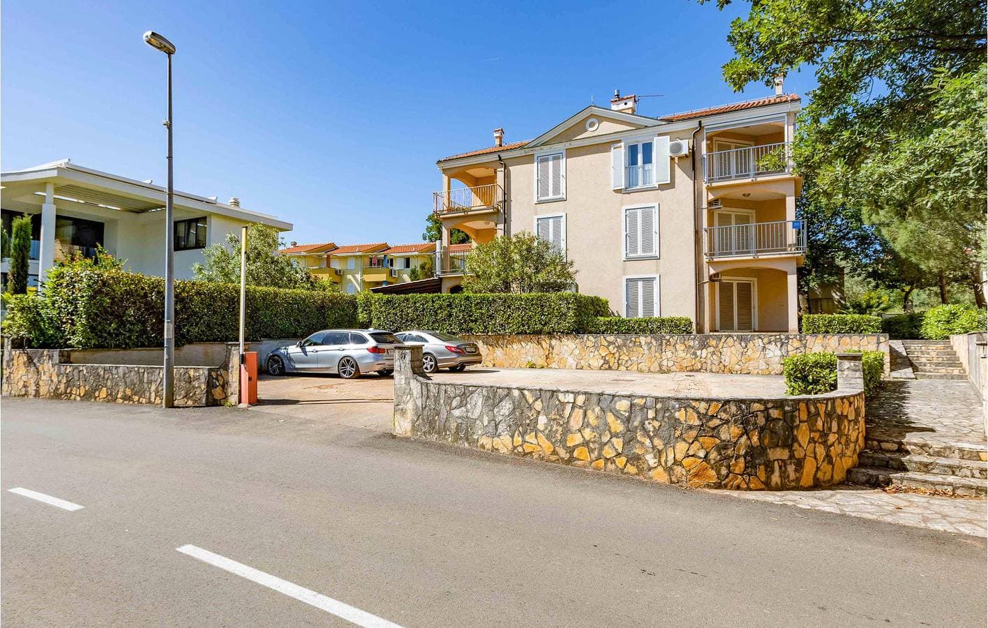 Gemütliches Apartment mit Meerblick, Terrasse und Annehmlichkeiten, 1 km vom FKK-Strand Porat entfernt 1