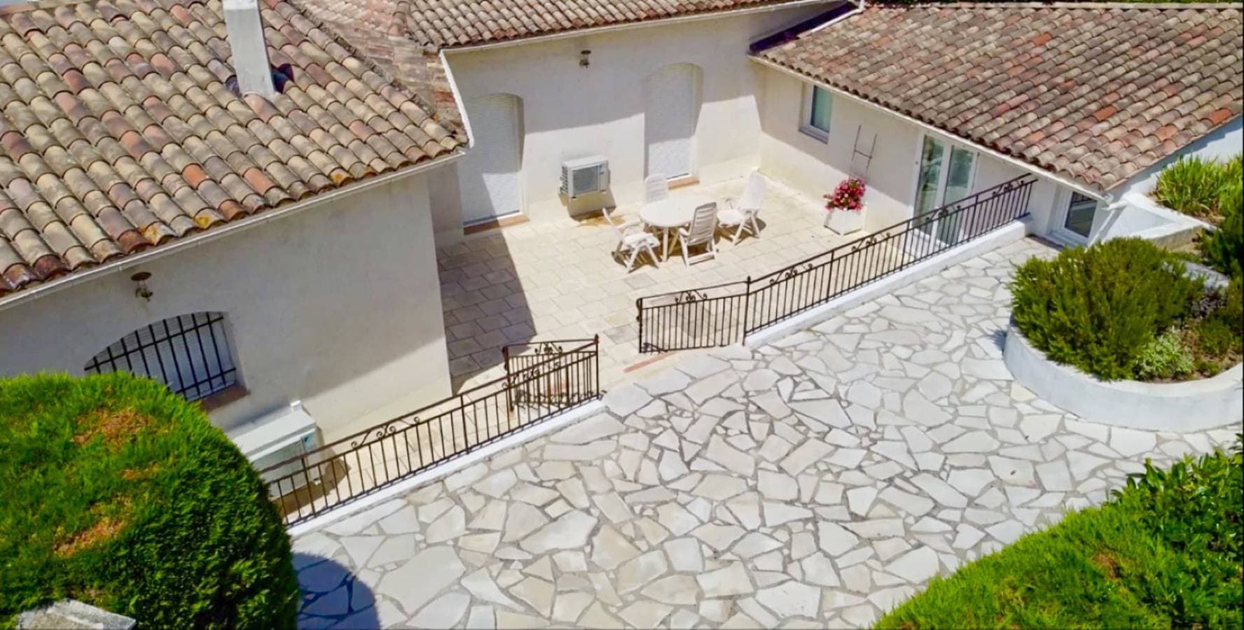 Foto 5 von 39: Villa für 8 Personen mit Terrasse