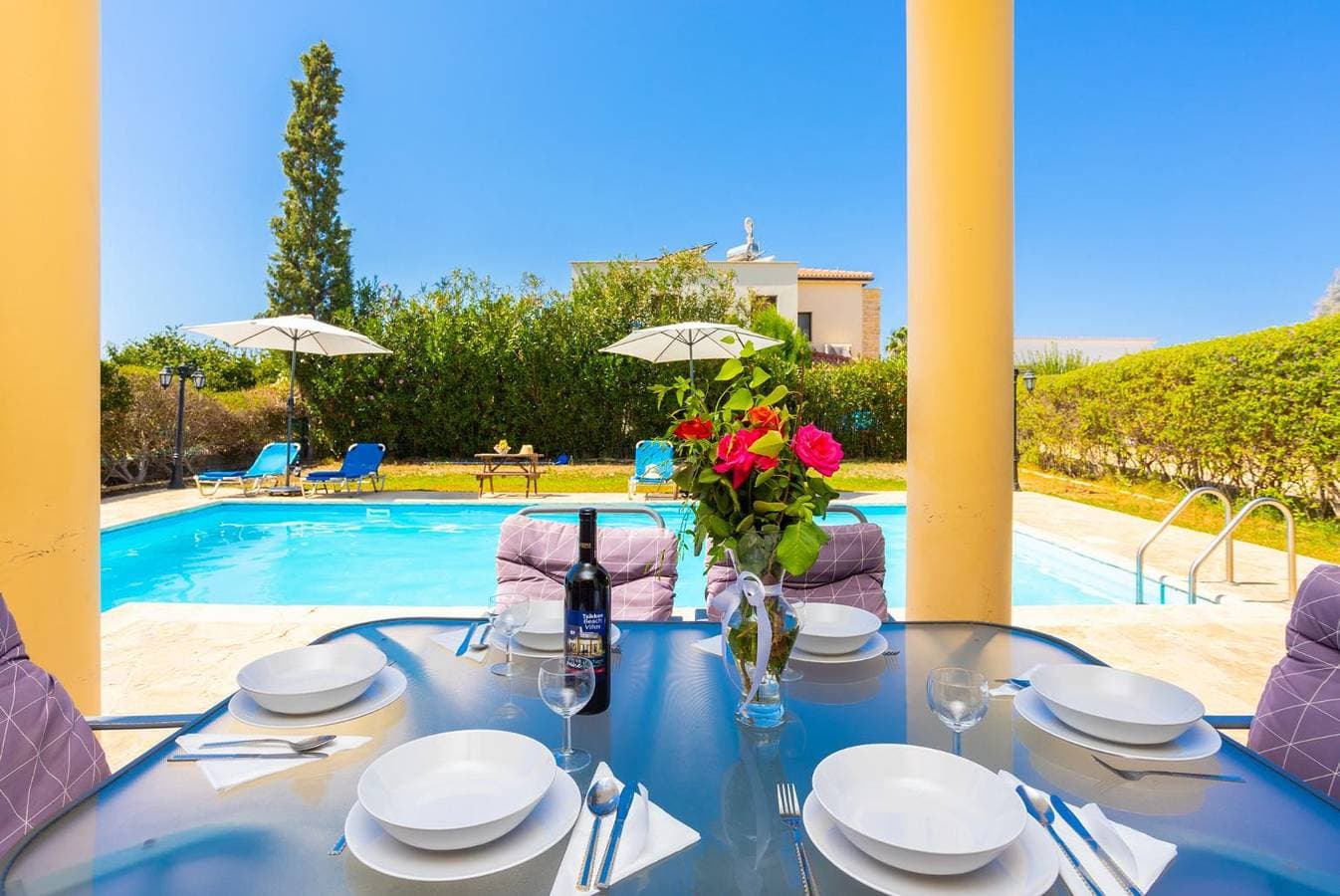 Foto 8 von 41: Villa für 6 Personen mit Garten