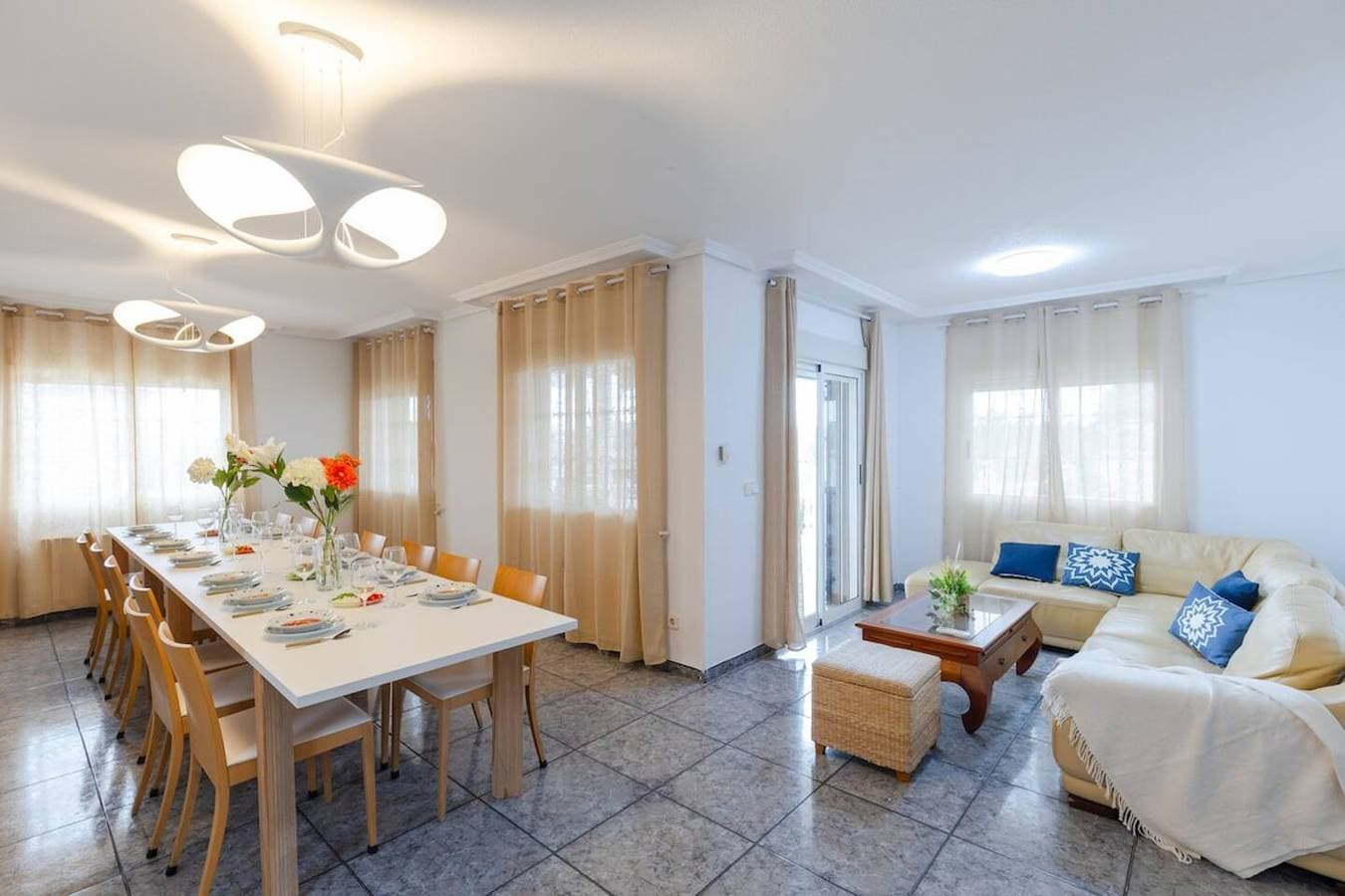 Foto 12 von 37: Villa für 12 Personen mit Terrasse