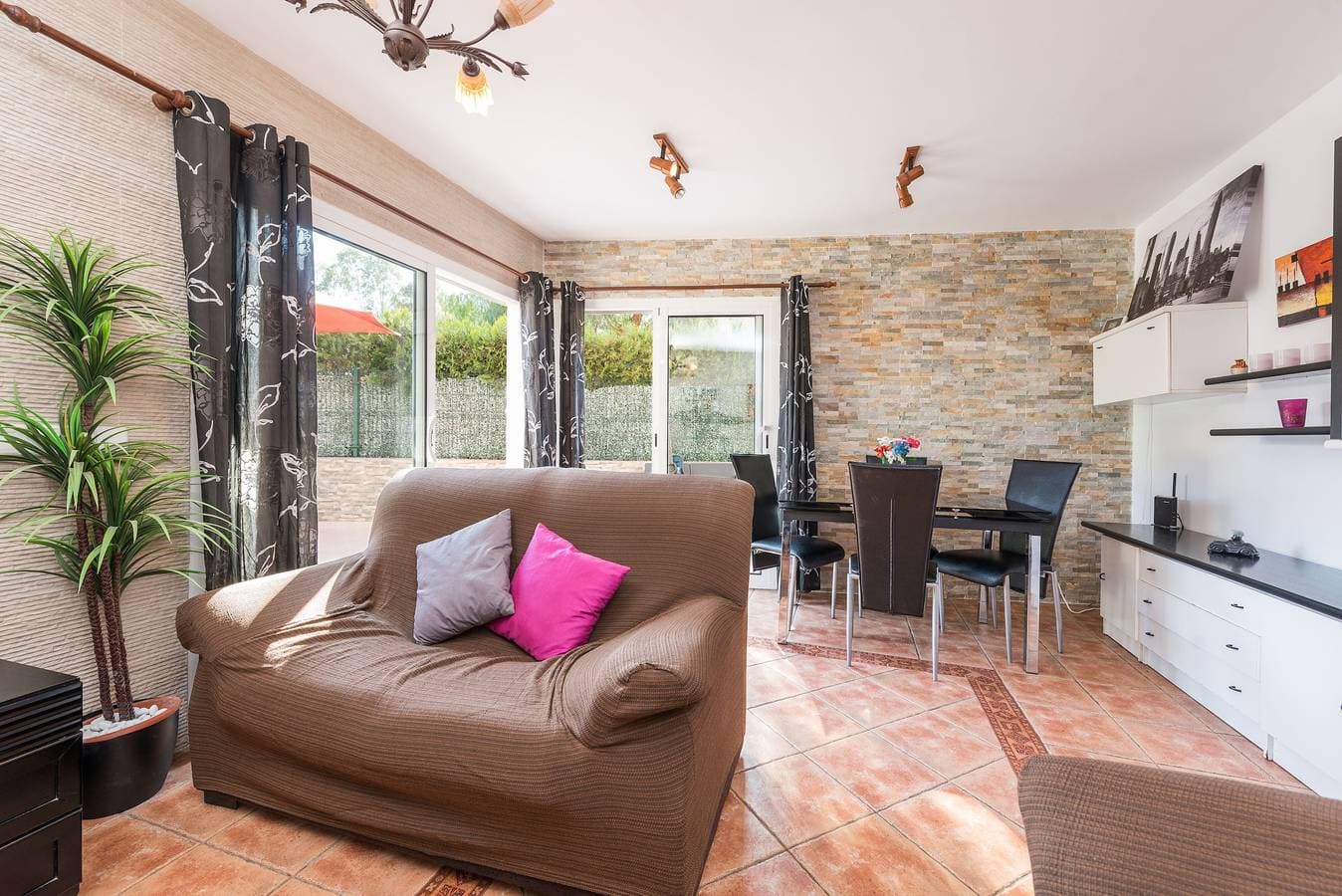 Foto 5 von 25: Ferienhaus 'Rotonda De Aucanada' mit privatem Pool, Wi-Fi und Klimaanlage
