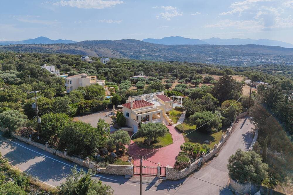 Foto 10 von 30: Villa Deleni - Private Pool, Sea Views & Gardens